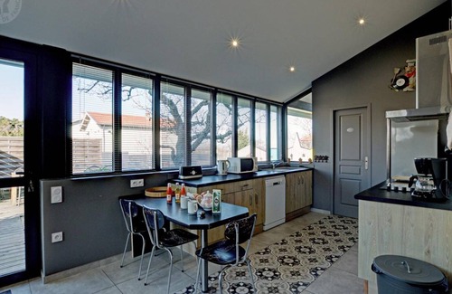 Chazelles-sur-Lyon Cottage | 200 m² Cabin ∙ 4 bedrooms ∙ 9 guests