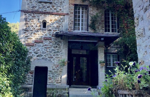 Montevrain House | 200 M2 Dreamhouse for 10 with private pool and garden in beautiful park