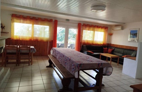 Senaillac-Lauzes House | 200 m² Gîte ∙ 7 bedrooms ∙ 14 guests