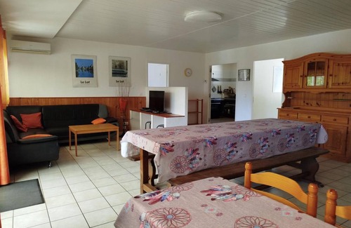 Senaillac-Lauzes House | 200 m² Gîte ∙ 7 bedrooms ∙ 14 guests