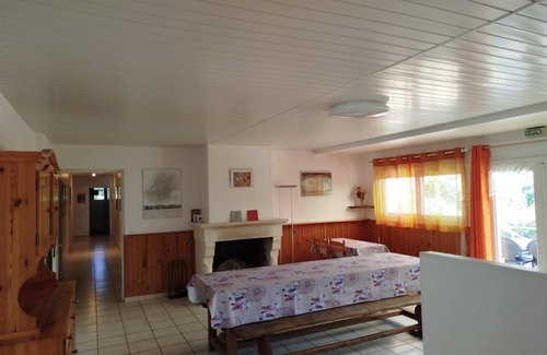 Senaillac-Lauzes House | 200 m² Gîte ∙ 7 bedrooms ∙ 14 guests