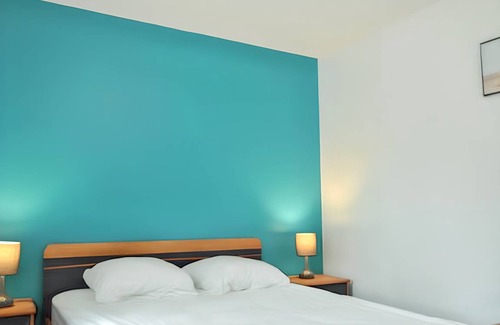 Saint-Pierre-de-Lamps House | 200 m² House ∙ 5 bedrooms ∙ 12 guests
