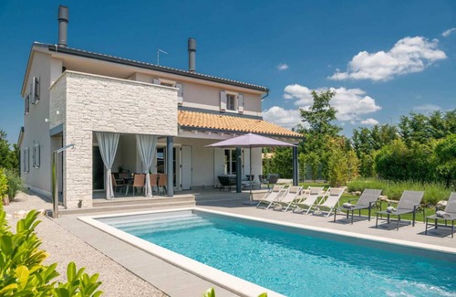 Karlovici Villa | 200 m² Villa ∙ 4 bedrooms ∙ 8 guests