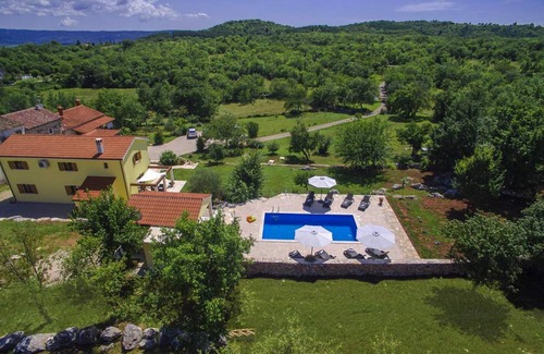 Makovci Villa | 200 m² Villa ∙ 4 bedrooms ∙ 8 guests