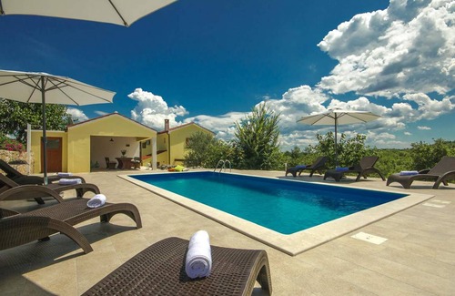 Makovci Villa | 200 m² Villa ∙ 4 bedrooms ∙ 8 guests