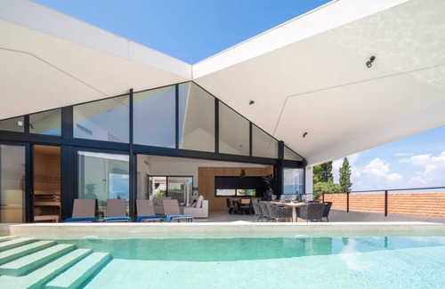 Sutivan Villa | 200 m² Villa ∙ 4 bedrooms ∙ 8 guests