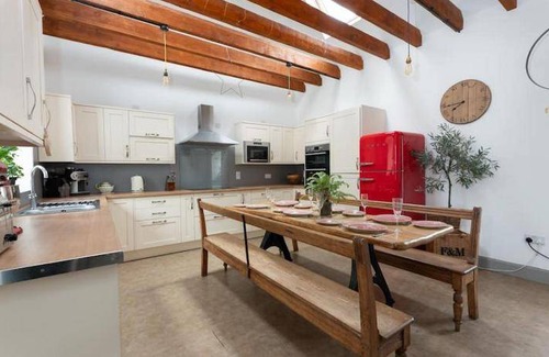 Kingussie Villa | 200 m² Villa ∙ 5 bedrooms ∙ 10 guests