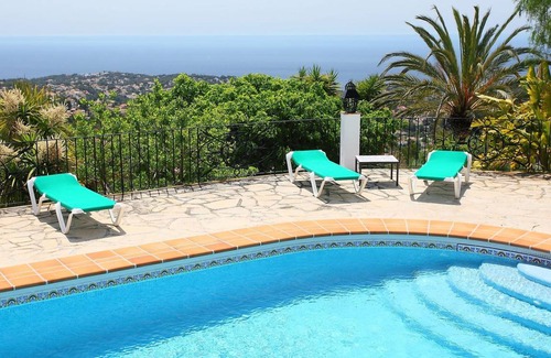 Fustera Villa | 200 m² Villa ∙ 5 bedrooms ∙ 10 guests