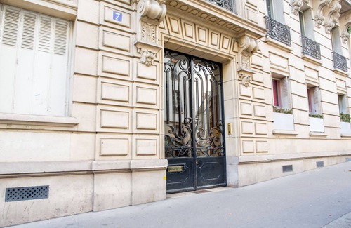 Saint-Vincent-de-Paul Apartment | 200 m² with views of the Sacre Coeur and the rooftops of Paris