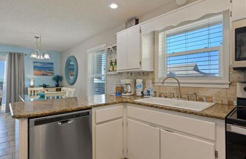 Destin Apartment | 200 yds to private gated beach access- 3BR-2BA- quiet location in the heart of Destin!