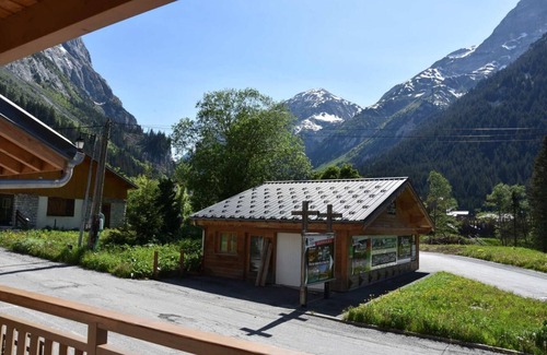 Pralognan-la-Vanoise Apartment | 200m from resort center, Ground floor, balcony, tv, ski locker, 49m², Pralognan-la-Vanoise