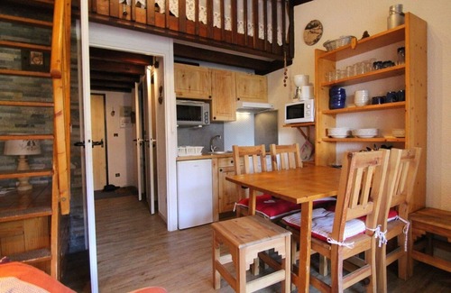 Viel-Alpe Apartment | 200m from ski slopes, 5th floor, balcony, tv, ski locker, 28m², Alpe d'Huez