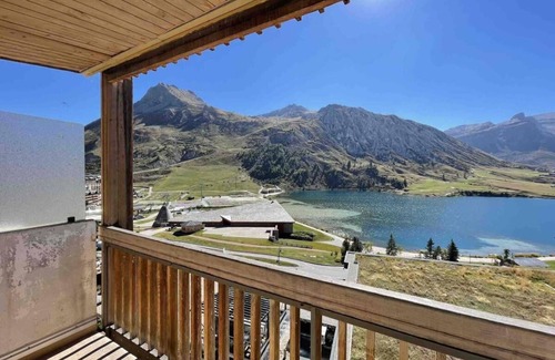 Tignes le Lac Apartment | 200m from ski slopes, 6th floor, view open, balcony, tv, ski locker, 62m², Tignes