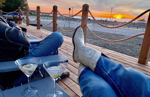 Port Elgin Hotel | 201 - Executive Rm Lake View- Balcony 2 DBL