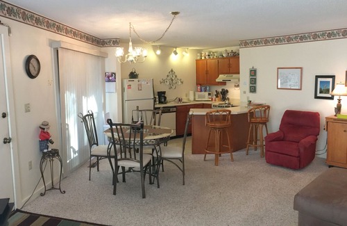 Foxfire Condo | 201 Foxkroft Dr. Foxfire Village 2B/2B Sleeps 6 Golf and Swimming Pool