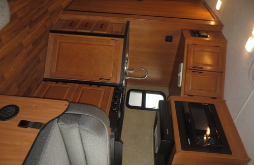 Jim Thorpe House | 2015 Motorhome - 30 feet - sleeps 5 - "SoJourner"
