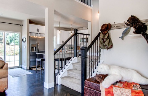 Lafayette House | 2020 built modern farmhouse professionally cleaned & sanitized. Stop inn today!
