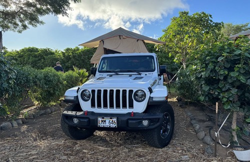 Kahului House | 2022 Jeep Gladiator Rubicon with a Rooftop tent and all the accessories!