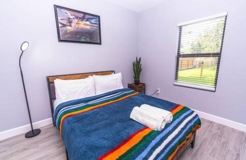 Jupiter House | 2023 Built! FineArt, Putt-Putt, Hammock, Backyard, Pet and Kid friendly