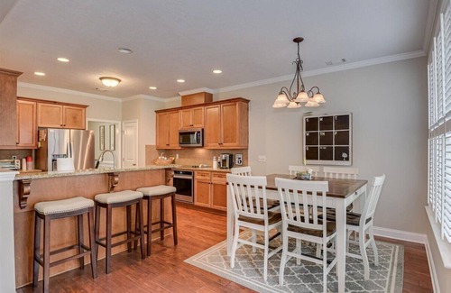 Evans House | 2024 Masters Week Rental - 5BR 4BA - Sleeps 12