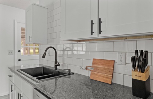 Kokomo House | 2024 New 3-bedroom house with WiFi, AC in Kokomo