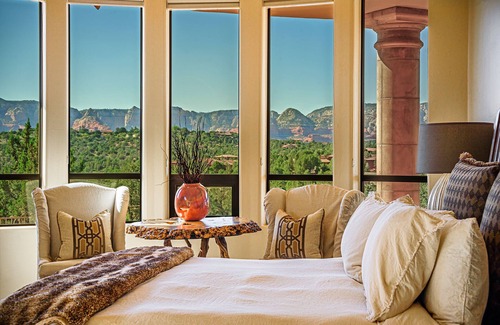 West Sedona House | 2024 VRBO Property of the Year: Palatial Paradise w/Infinity Pool & Breathtaking Views of Red Rock