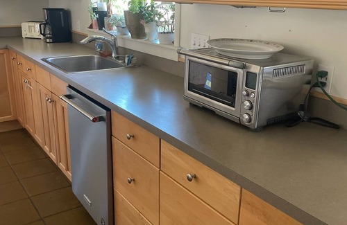Benbow House | 2025 is going to be awesome! Entire property-pool-hot tub-pets ok- golf-redwoods