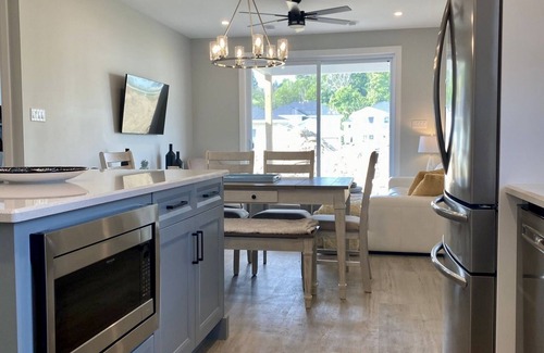 Port Stanley House | 2025 JUST Released 8 Guest Beach House w/Arcade, Gym, Pool, BEACH & Private yard