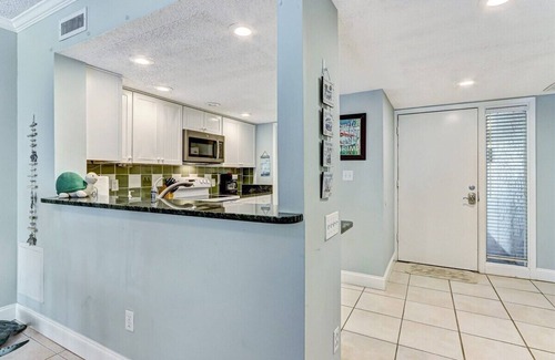 American Beach Condo | 2026 Beachwood - Hosted by Moore AI Rentals
