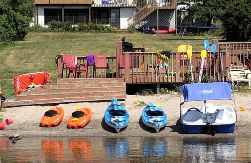 Keewatin Cabin | 2026 calendar now open! Beachfront - Lake of the Woods Kenora w/boat launch!