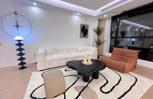 Huangpu Apartment | 203 m² Apartment ∙ 3 bedrooms ∙ 9 guests