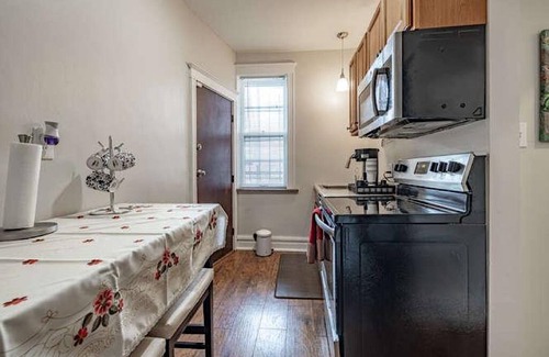 St. Louis Apartment | #204 AlbertHall best location in Delmar Loop ❤️