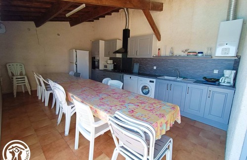 Senaillac-Lauzes House | 205 m² Gîte ∙ 8 bedrooms ∙ 17 guests