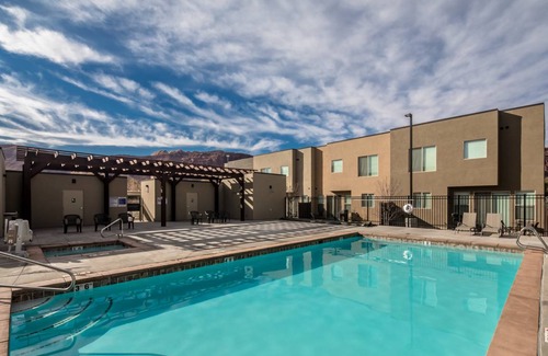 Moab House | 209 m² House ∙ 4 bedrooms ∙ 19 guests
