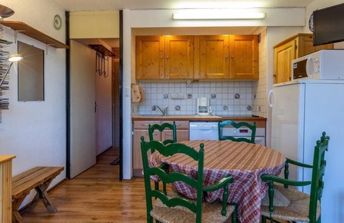 Aime Apartment | 20m from resort center, 2nd floor, view valley, balcony, tv, 30m², La Plagne