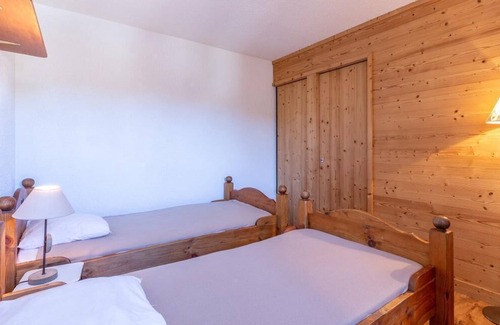 Aime Apartment | 20m from resort center, 2nd floor, view valley, balcony, tv, 30m², La Plagne