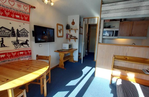 Les Avanchers-Valmorel Apartment | 20m from ski slopes, 10th floor, view panoramic, balcony, tv, ski locker, 28m², Valmorel