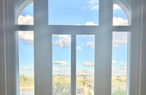 Felheviz Apartment | 20ppl Central LUX Danube 180 degree View, AC in 7BR 5BA