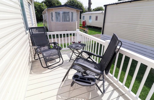 Felixstowe Cottage | 21 POPLAR AVENUE, pet friendly, with pool in Felixstowe, Suffolk