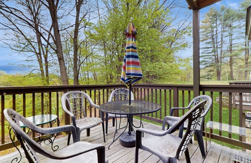 West Hartford Condo | 210 m² Condo ∙ 4 bedrooms ∙ 8 guests
