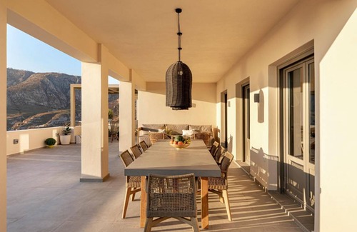 Exo Gonia Villa | 210 m² Villa ∙ 6 bedrooms ∙ 12 guests