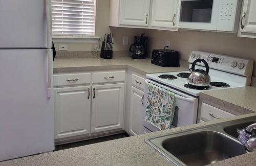 Rehoboth Beach Condo | 2103 Palms, 2-bedroom condo, Great September dates still available