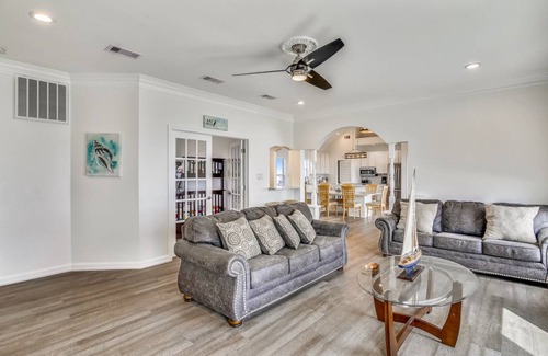 Sands Of Kahala Beach House | 212 m² House ∙ 6 bedrooms ∙ 19 guests