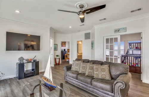 Sands Of Kahala Beach House | 212 m² House ∙ 6 bedrooms ∙ 19 guests