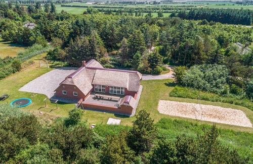 Øby House | 212 m² House ∙ 6 bedrooms ∙ 16 guests