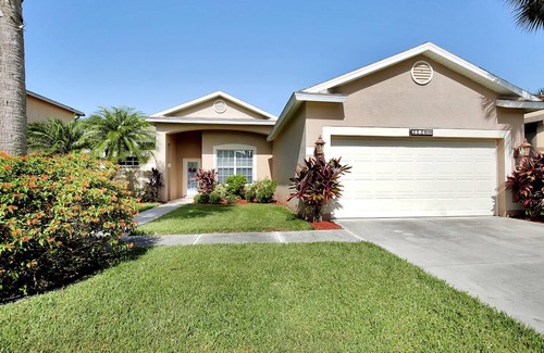 Stoneybrook House | 21200 Braxfield Loop, Estero FL 33928 Single Family with Pool and Spa