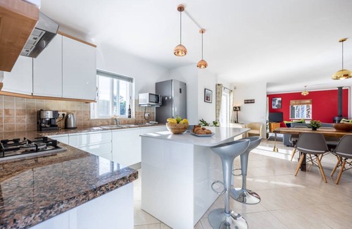 Aljezur Villa | 215 m² Villa ∙ 4 bedrooms ∙ 8 guests