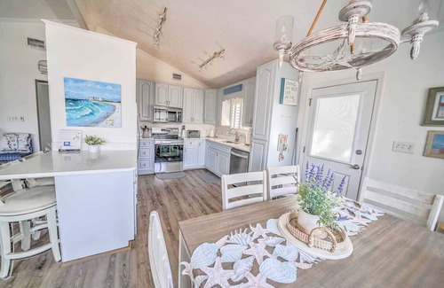 Lower Grand Lagoon House | 219 Squid Lane -3 Bedrooms - Includes 2 Golf Cart & Beach Chairs