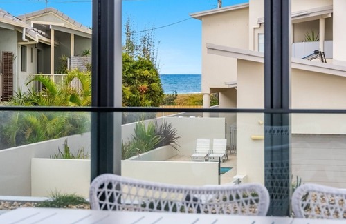 North Creek House | 22 North & South - Two modern duplexes in a prime location close to the beach
