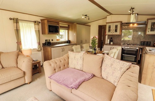 Warton Cottage | 22 YEALAND, pet friendly, with a garden in Carnforth